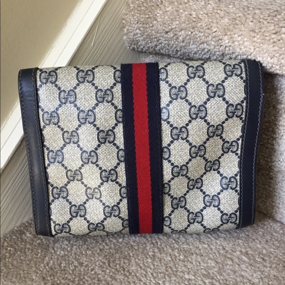 👜 Gucci Parfums 1980s Vintage Clutch - Picture 3 of 11